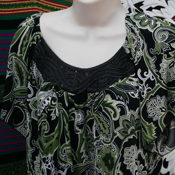 Green top - Picture 2 of 4